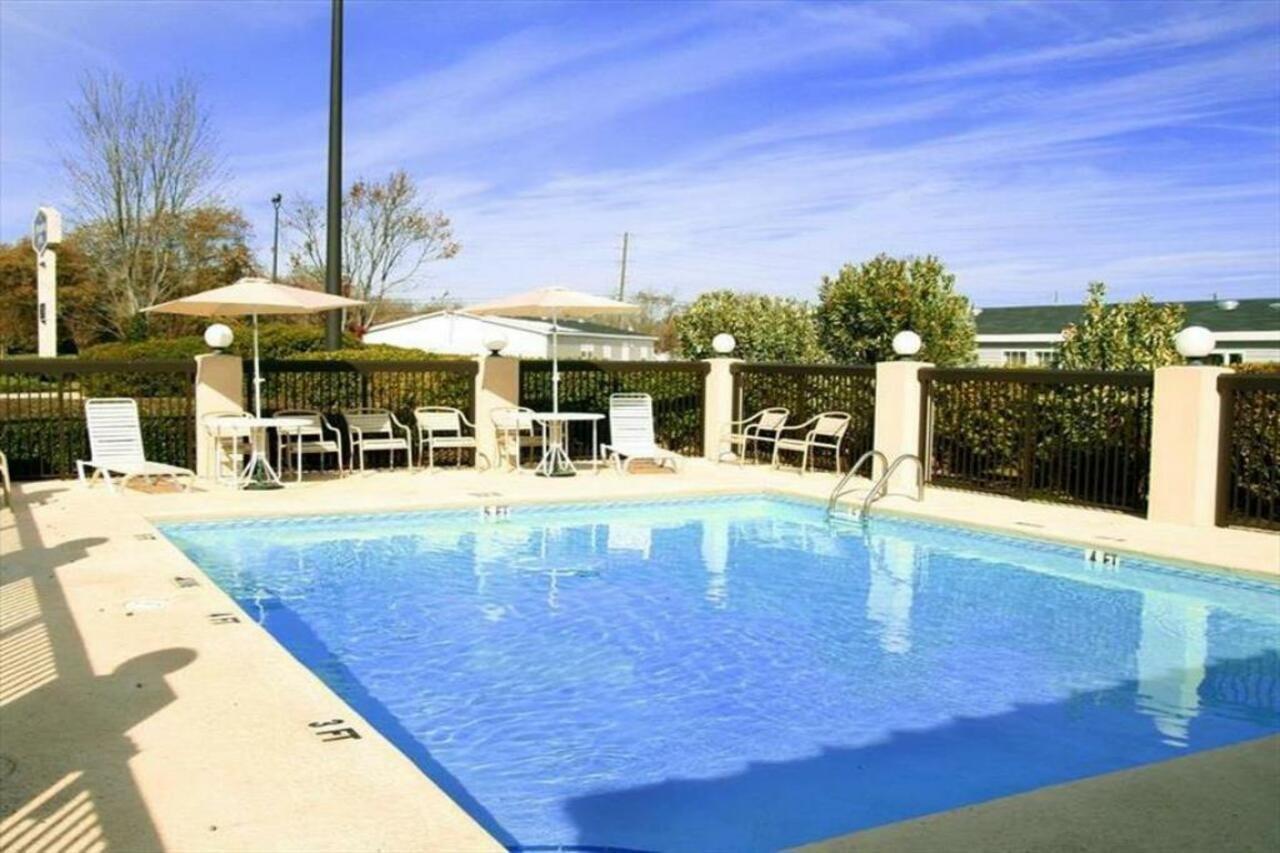 Dublin Inn And Suites ภายนอก รูปภาพ