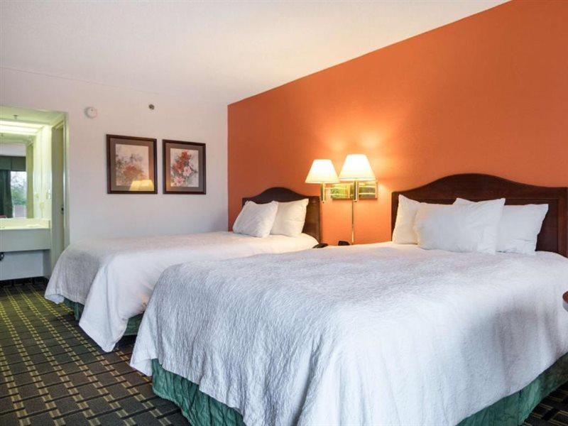 Dublin Inn And Suites ภายนอก รูปภาพ