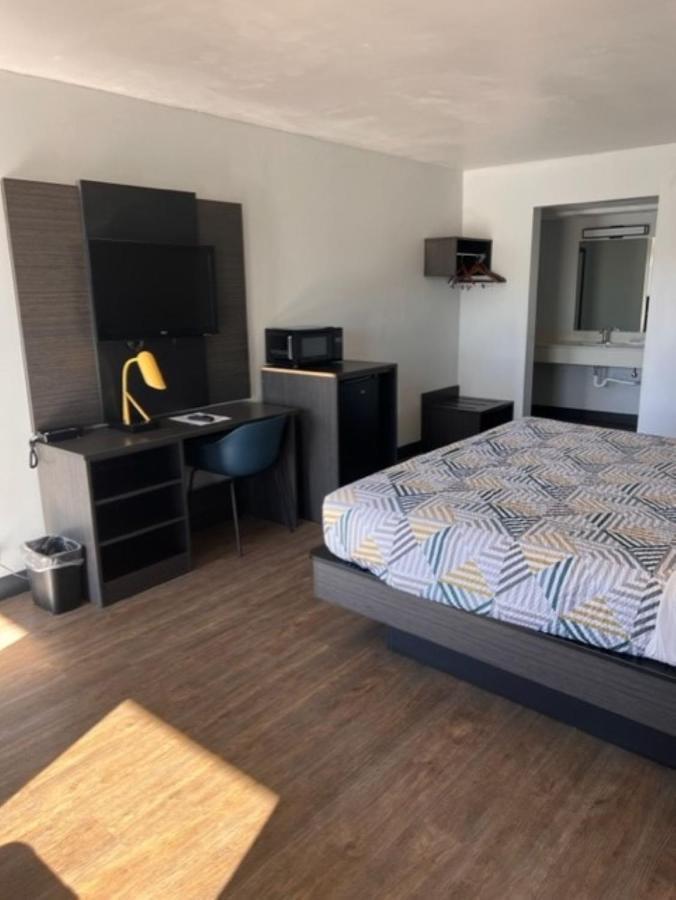 Dublin Inn And Suites ภายนอก รูปภาพ